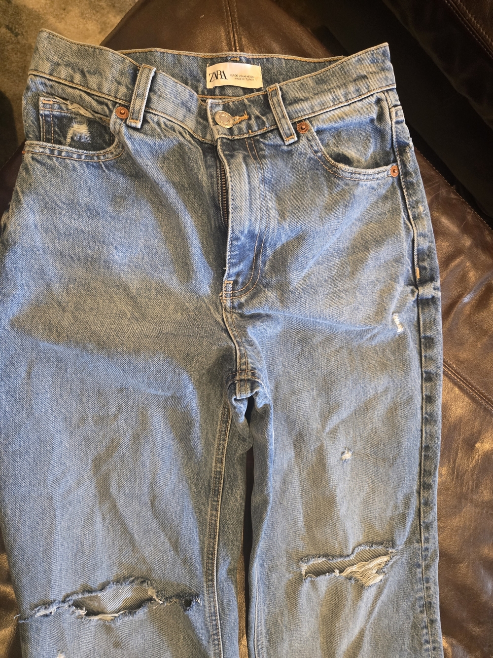 ZARA Light Blue High-Waist Denim Jeans - Picture 2 of 8